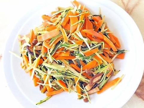 大量消費に!水菜ときのこ・人参のバター醤油風炒め♪